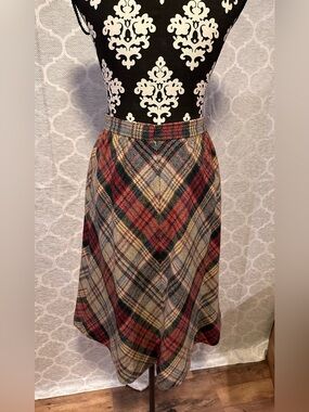Intuitions by Maurice Antaya Vintage 100% Wool Chevron Plaid A line skirt size 8